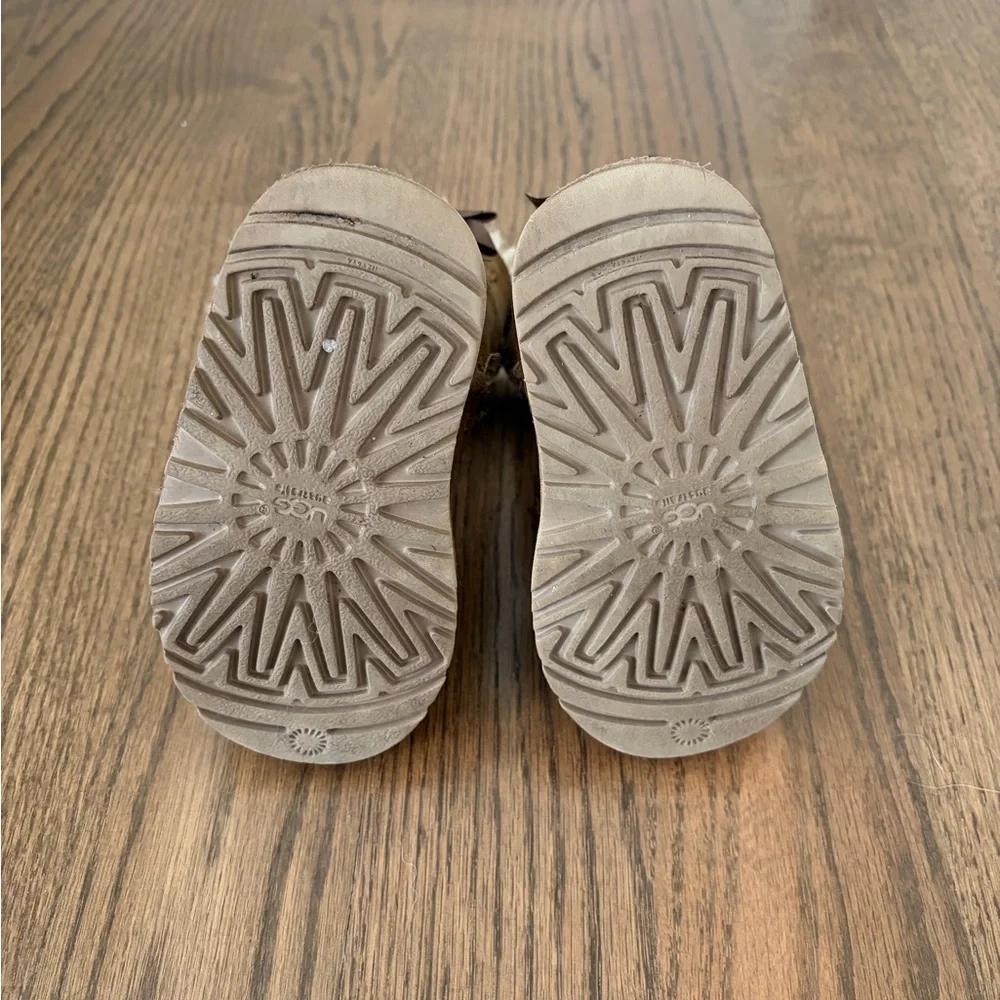 UGG Kids Brown Suede Shearling-Lined Boots